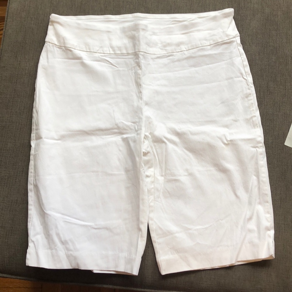 Bermuda shorts - stretchy!